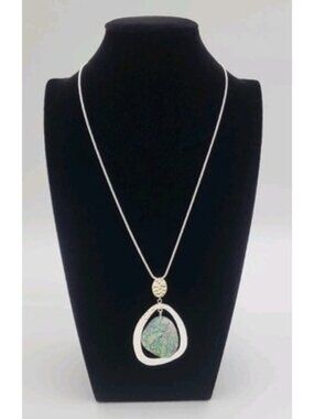 Nine West Silver Tone Necklace and Pendant Abalone Shell Insert 22" Chain